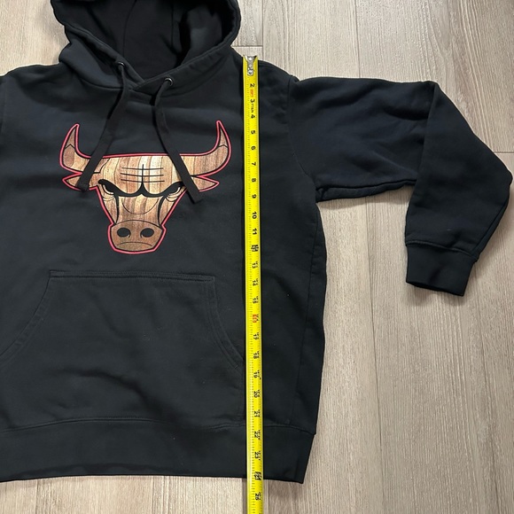 Fanatics Chicago Bulls men’s small black hoodie. Could fit up to women’s medium - Picture 7 of 7